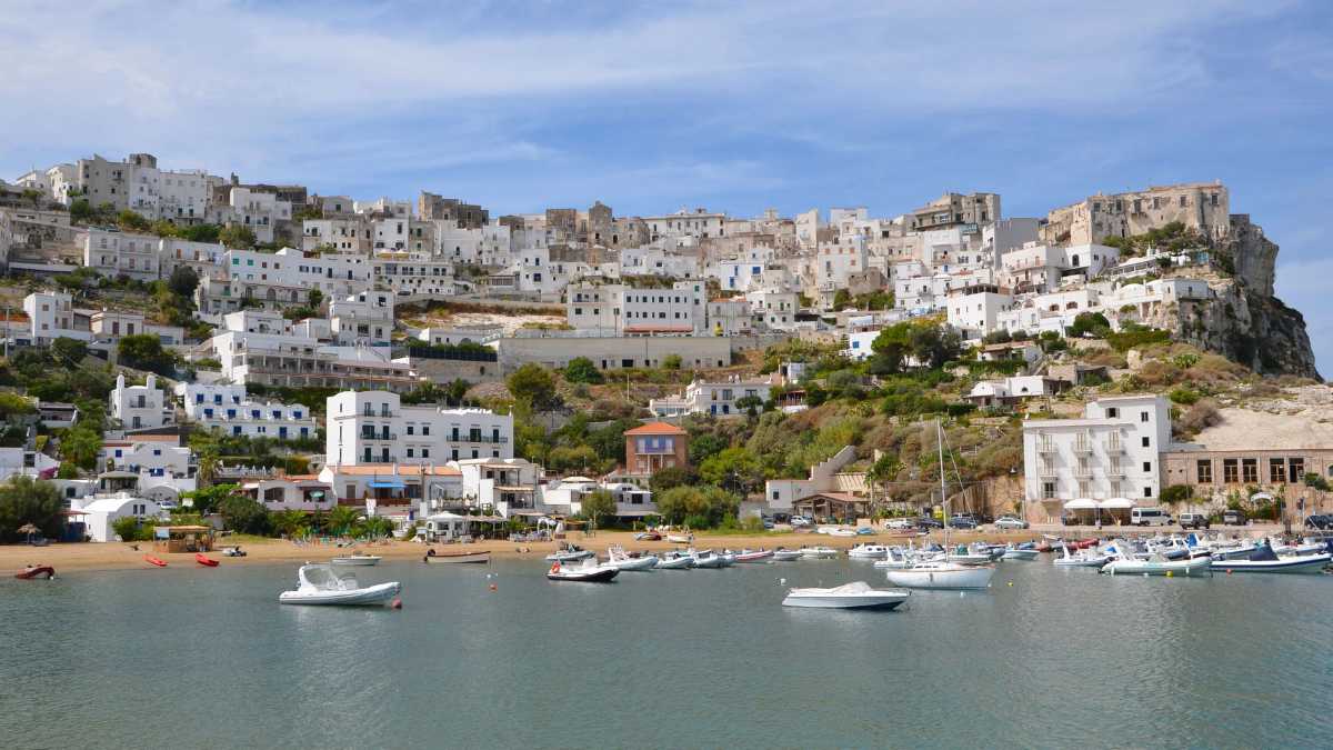 Peschici è accessibile? Guida a spiagge e centro storico per disabili